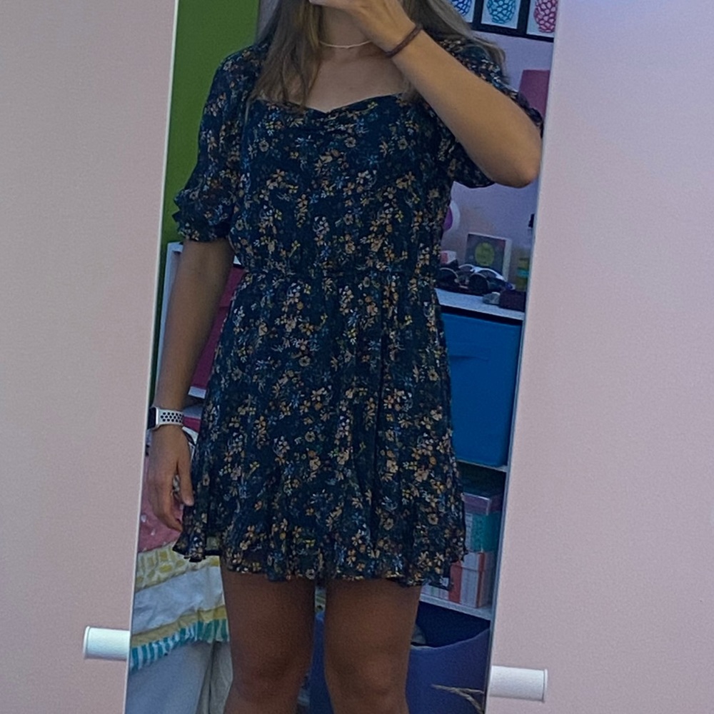 Francesca’s floral dress with puff sleeves